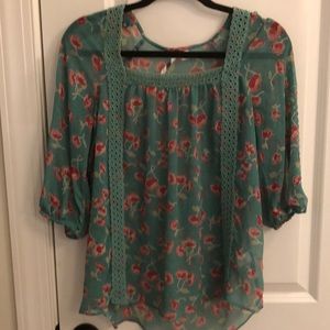 Flowered flowy top